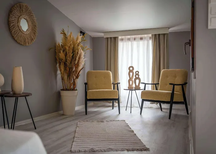 Alojamento de Acomodação e Pequeno-almoço Bugra (adults Only)