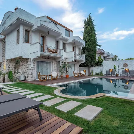 Bugra (adults Only) Frühstückspension Alaçatı