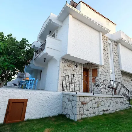 Bugra (adults Only) Frühstückspension 2*