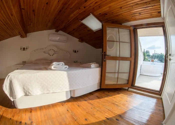 Bugra Oda ve Kahvaltı 2*